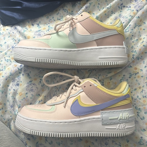 Womens 6 nike Air Forces - Picture 2 of 4